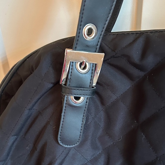 Elegant Bueno Black Quilted Women's Bag - Picture 4 of 11